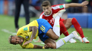 World Cup 2018 ngày 5/7: Neymar cứ 15 phút bị phạm lỗi 1 lần