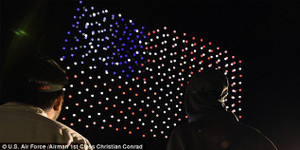 Video: Căn cứ không quân Mỹ có màn ăn mừng ngày Quốc khánh 'độc nhất vô nhị'