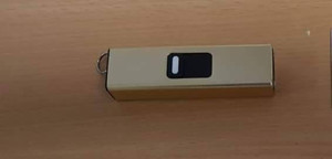 Phát hiện hành khách mang USB phóng điện chuẩn bị lên máy bay