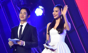 Fan ghen tị khi Phạm Hương được sánh đôi cùng tài tử 'Chị đẹp mua cơm ngon cho tôi'