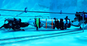 Video: Cận cảnh tàu ngầm mini có thể giải cứu đội bóng Thái Lan mắc kẹt