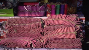 Công an Bình Dương phủ nhận thông tin cán bộ tiêu hủy vật chứng dùng gạch đập pháo