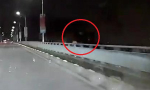 Camera hành trình ghi lại cảnh nam thanh niên nhảy cầu lúc nửa đêm ở Tuyên Quang