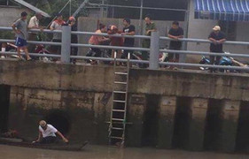 3 người nhảy xuống sông bơi sau chầu nhậu, 1 người chết đuối