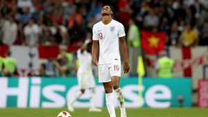 Hình ảnh tuyển thủ Anh thất thần khi gục ngã trước trận cầu nửa thế kỷ