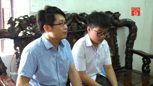 Thầy giáo dạy nam sinh đạt 10 Toán ở Phú Thọ: 'Trên lớp các em giải bài nhanh hơn thầy'