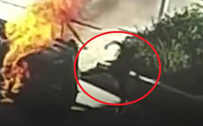 Clip: Tài xế mắc kẹt trong xe bốc cháy, người hùng ứng cứu kịch tính như phim hành động