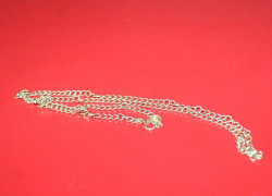 Điều dưỡng nhặt được dây chuyền vàng trả lại cho bệnh nhân