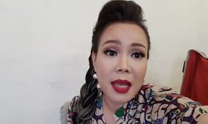 Việt Hương bức xúc tố sao nam đến trễ, gọi 78 cuộc không bắt máy