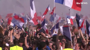 Video, hình ảnh: Paris 'rung chuyển' mừng tuyển Pháp vô địch World Cup 2018