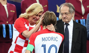 Nữ Tổng thống Croatia đốn tim hàng triệu người với những khoảnh khắc đắt giá này