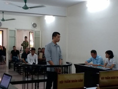 Lén đâm đối thủ trong lúc bắt tay hòa giải sau mâu thuẫn