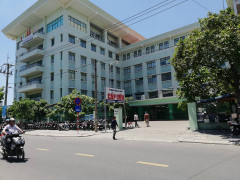 Lấy mảnh xương heo găm suốt 1 năm trong khí quản người đàn ông ở Quảng Ngãi