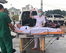 Lật xe túc túc ở Quan Lạn, nhiều khách du lịch bị thương