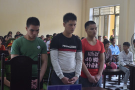 Chém chết bảo vệ trường học, 3 thanh niên lĩnh án