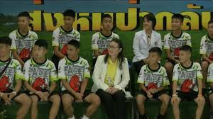 Mắc kẹt trong hang, cậu bé đội bóng nhí Thái vẫn lo ngay ngáy về bài tập về nhà