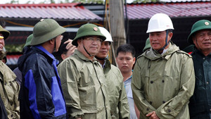 Phó Thủ tướng Trịnh Đình Dũng chỉ đạo ứng phó bão số 3