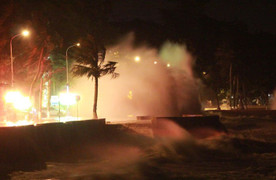 Video: Những trận cuồng phong tấn công bờ biển Đồ Sơn