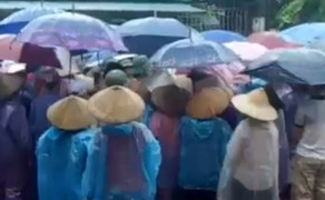 7 người bị triệu tập, 200 người kéo lên trụ sở UBND xã đòi người