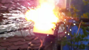 Clip: Cột điện bốc cháy, nổ liên hoàn như pháo hoa ở Sài Gòn