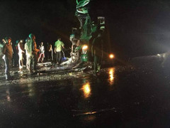 Hai xe khách tông nhau trên đường Hồ Chí Minh, hàng chục người bị thương nặng