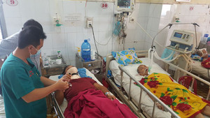 Lời kể rùng mình của nhân chứng 2 xe khách tông nhau trên đường Hồ Chí Minh