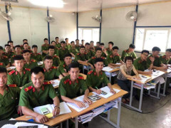 35 chiến sỹ công an điểm cao bất thường tại Lạng Sơn: ‘Đơn vị nhắc đi ngủ vẫn trốn để học’