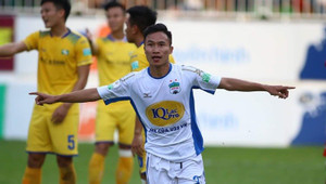 Xem siêu phẩm đánh đầu ngược giúp HAGL đánh bại SLNA của tân binh U23 Việt Nam