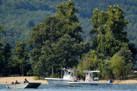 Thảm kịch lật tàu du lịch ở Mỹ: 17 người chết, 9 người tới từ một gia đình