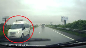 Clip: Mưa gió, ô tô chạy ngược chiều kiểu 'giết người' trên cao tốc Hà Nội - Bắc Giang