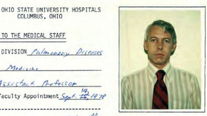 Bác sỹ Mỹ đã chết bị hơn 100 sinh viên tố lạm dụng tình dục gây chấn động