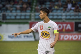 Video: Công Phượng ghi bàn, phá dớp 8 năm ở sân Vinh