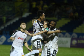 Thắng FLC Thanh Hóa, CLB Hà Nội hồi hộp chờ vô địch sớm