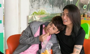 Ngô Kiến Huy vô tư thân mật, tình tứ bên cạnh BB Trần