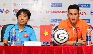 Công Vinh ghi bàn đầu tiên, Miura là HLV xuất sắc nhất Việt Nam tại ASIAD