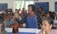 Video: Thiếu 2 đại biểu HĐND thành phố, cử tri Thủ Thiêm bức xúc đòi dời họp