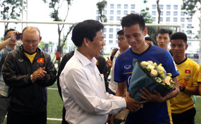 Văn Quyết tạm giữ băng đội trưởng Olympic Việt Nam