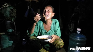 Nhịn đói 3 ngày ở vùng lũ, người dân Lào giờ sống ra sao?