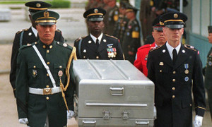 Video: Mỹ đưa hài cốt binh sỹ từ Triều Tiên về căn cứ quân sự ở Hàn Quốc