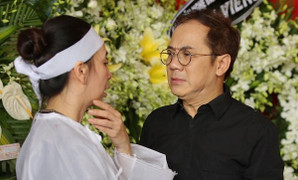 NSƯT Thành Lộc thất thần bên linh cữu nghệ sĩ Thanh Hoàng