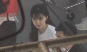 Phạm Băng Băng vẫn xuất hiện xinh đẹp giữa bê bối bị bắt, hạn chế xuất cảnh