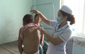 Người làm thuê bị chủ tra tấn dã man ở Gia Lai về quê điều trị