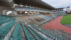 Sân bóng tiêu chuẩn SEA Games bỏ hoang nhiều năm ở Ninh Bình