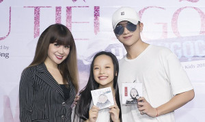 Soobin Hoàng Sơn tặng học trò 400 triệu đồng làm album