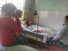 Mâu thuẫn tình cảm, nam thanh niên đâm bạn gái nhập viện