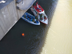 Con gái nhảy sông Hương tự tử, cha già ngồi bệt trên cầu khóc nghẹn