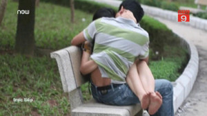 Làm chuyện ấy nơi công cộng: Chuyên gia tình dục học nói gì?