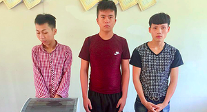 Thiếu tiền chơi điện tử, 3 thanh niên đột nhập trụ sở UBND huyện trộm máy tính