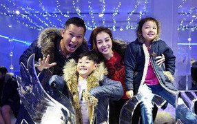 Jennifer Phạm đón Bảo Nam về nước định cư sau 7 năm xa cách