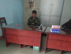 Bắt khẩn cấp nghi can giật túi xách một phụ nữ tại Đắk Lắk